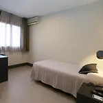 Ξενοδοχείο Esplugues 2*