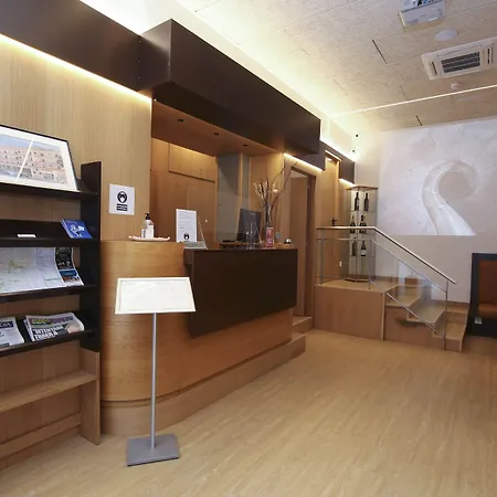 Esplugues 2* Esplugues de Llobregat